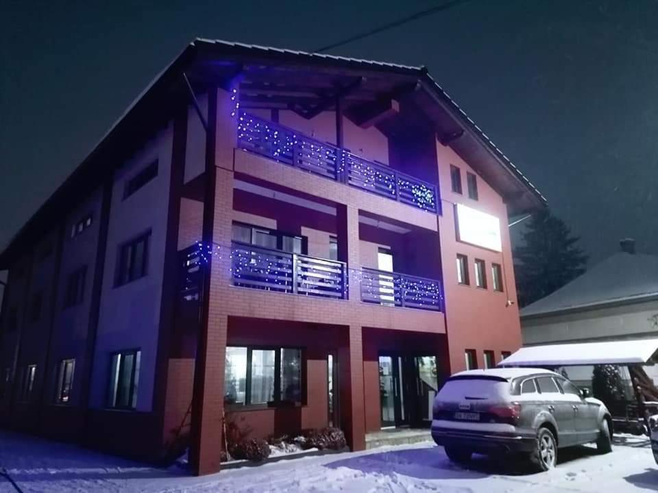 Enigma Bucovinei Hotel Vicovu de Jos Екстериор снимка