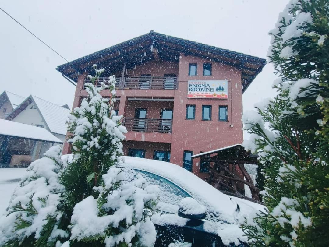 Enigma Bucovinei Hotel Vicovu de Jos Екстериор снимка