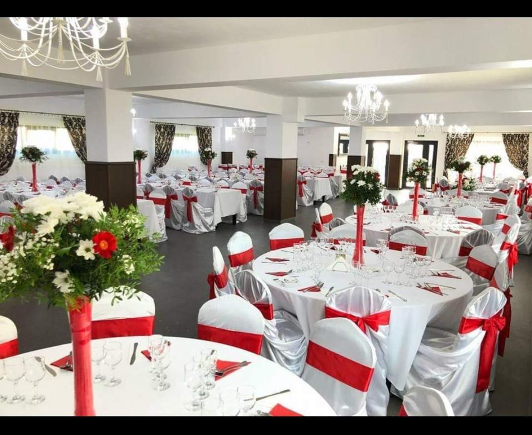 Enigma Bucovinei Hotel Vicovu de Jos Екстериор снимка