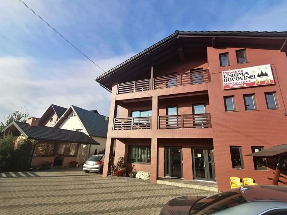 Enigma Bucovinei Hotel Vicovu de Jos Екстериор снимка