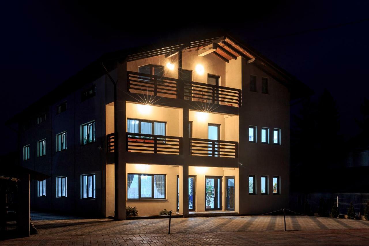 Enigma Bucovinei Hotel Vicovu de Jos Екстериор снимка