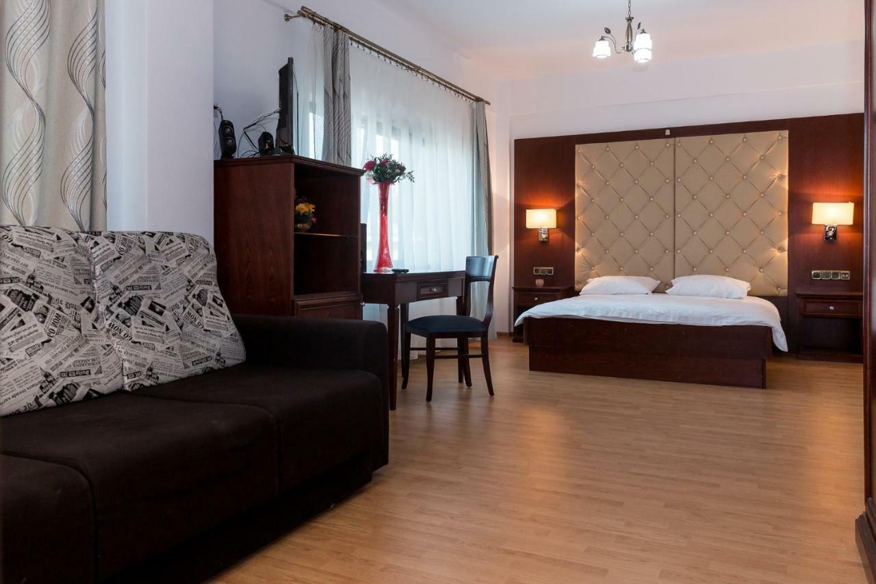Enigma Bucovinei Hotel Vicovu de Jos Екстериор снимка