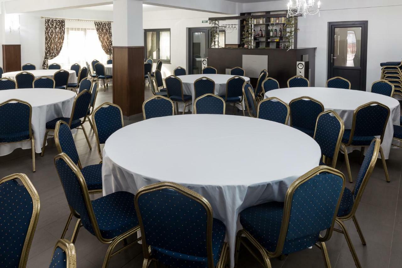 Enigma Bucovinei Hotel Vicovu de Jos Екстериор снимка