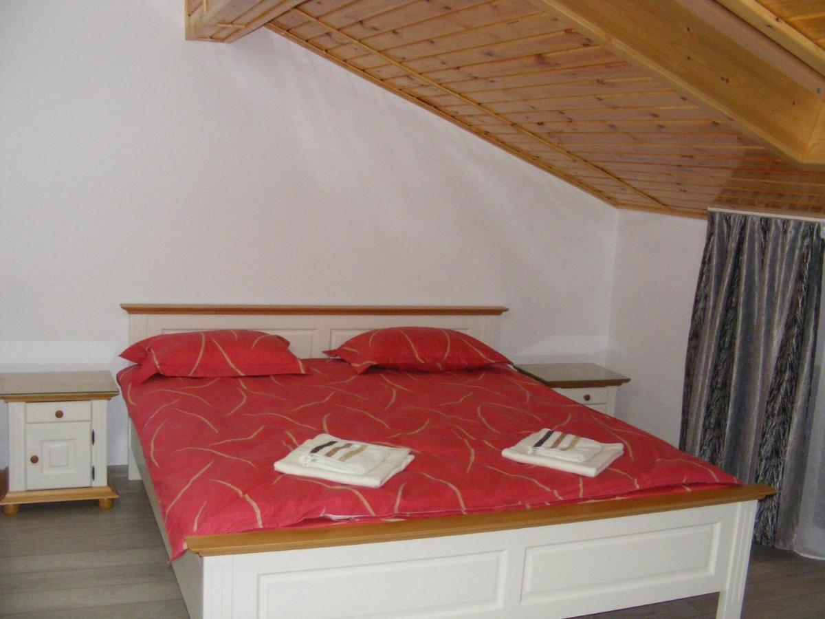 Enigma Bucovinei Hotel Vicovu de Jos Екстериор снимка