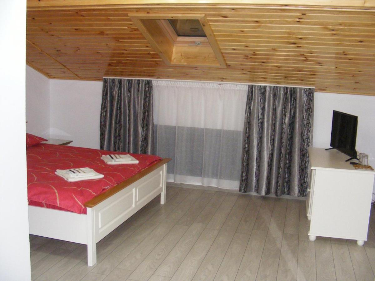 Enigma Bucovinei Hotel Vicovu de Jos Екстериор снимка